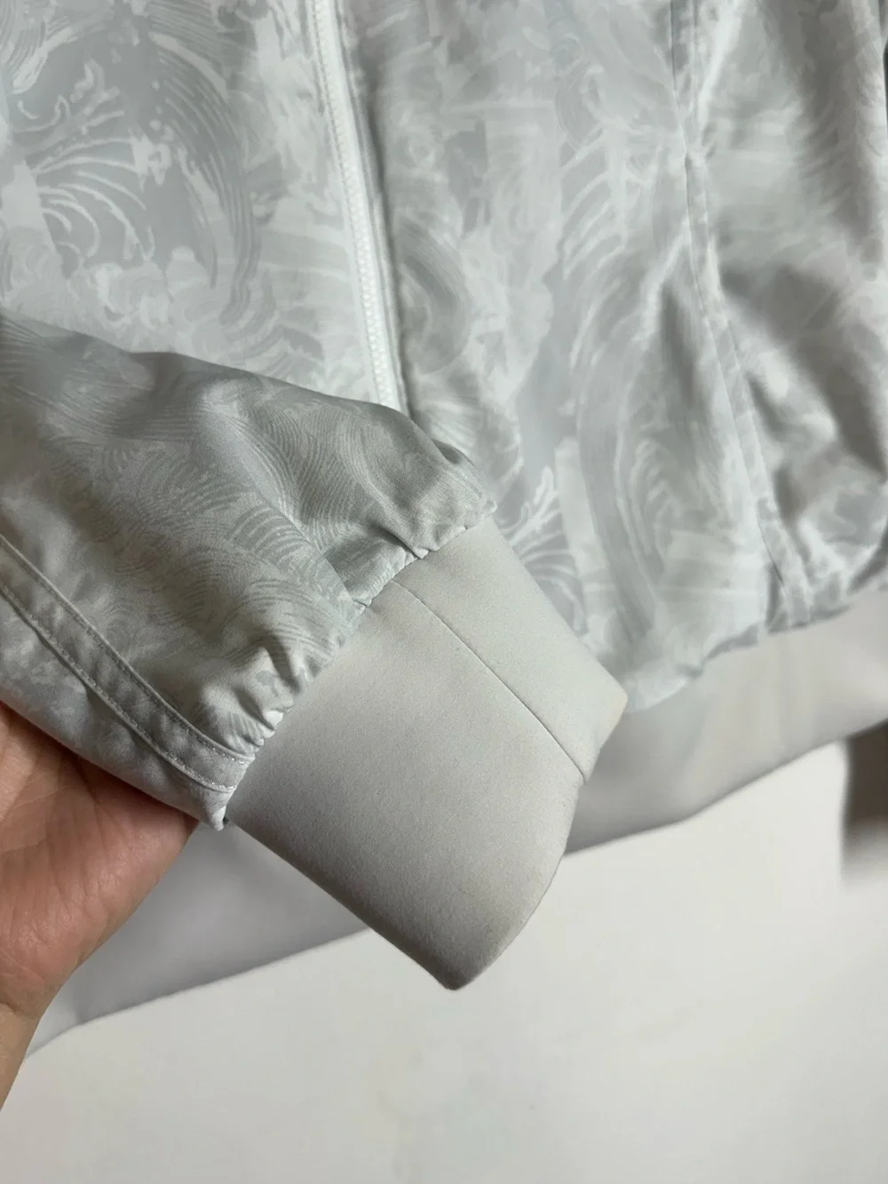 Lululemon Bomb Around Reversible Jacket White/Grey